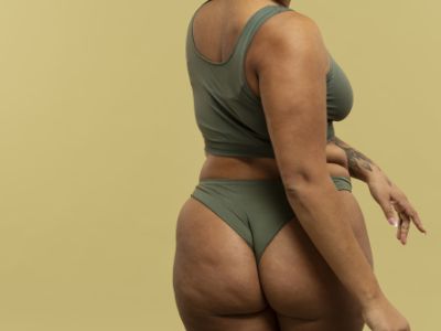 Cellulit elleni és alakformáló ruházat: leggings, caprik, rövidnadrágok és trikók mindennapi viseletre